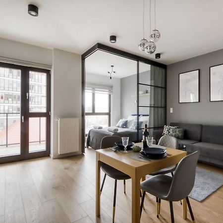 Warsaw Night Apartments Metro Plocka Bagian luar foto